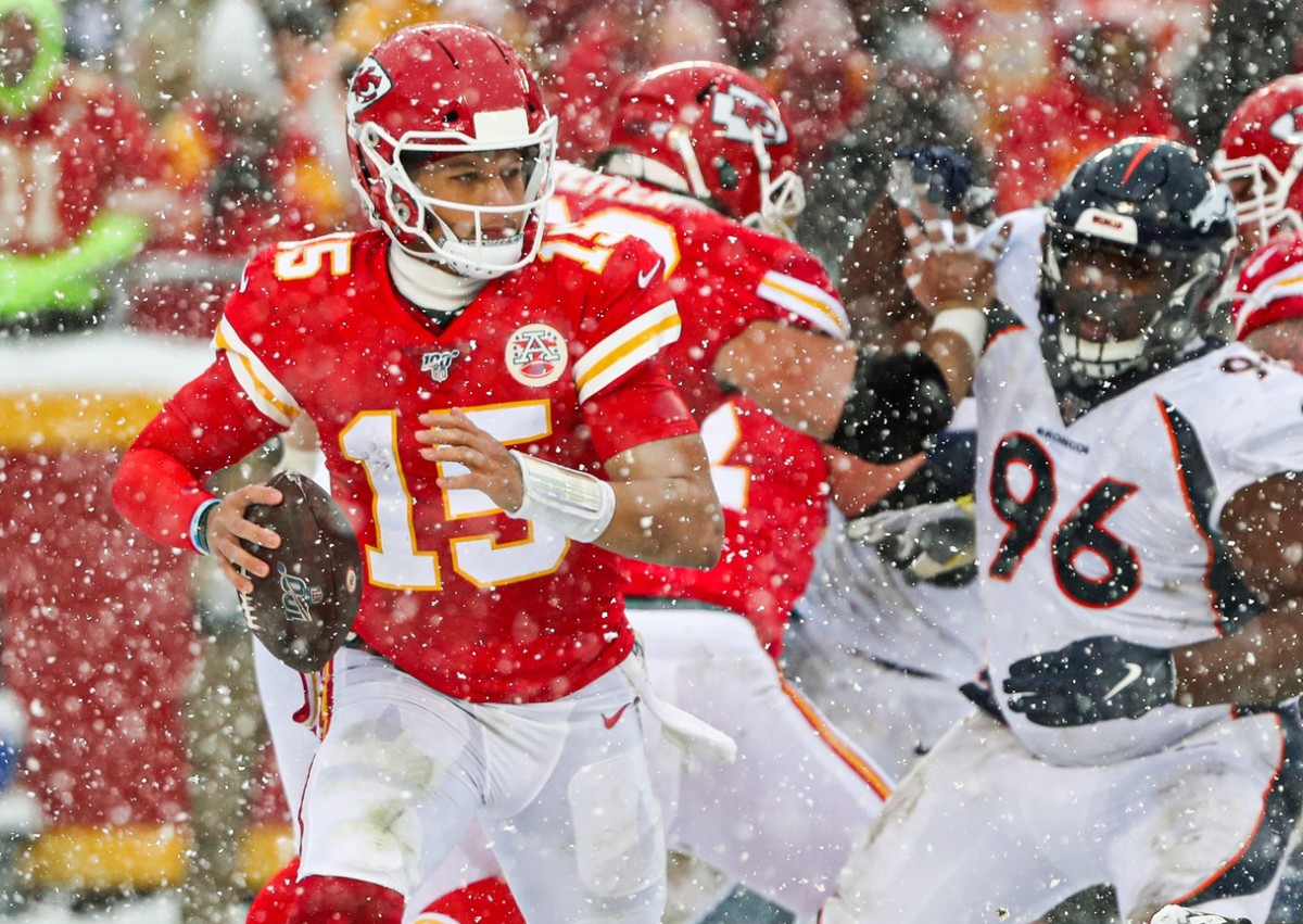 Patrick Mahomes, Kansas City Chiefs Receivers Facing Another Physical  Secondary vs. Denver Broncos - Sports Illustrated Kansas City Chiefs News,  Analysis and More