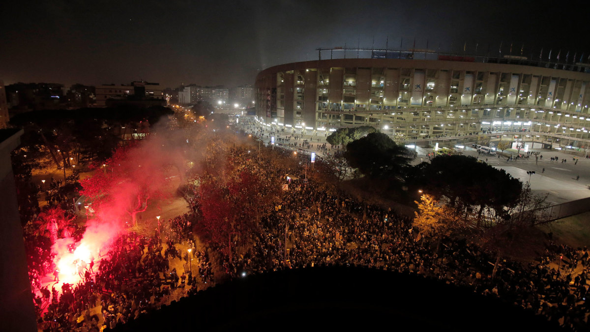 Barcelona and Real Madrid share spoils in goalless 'Clasico' marked by  Catalan protests