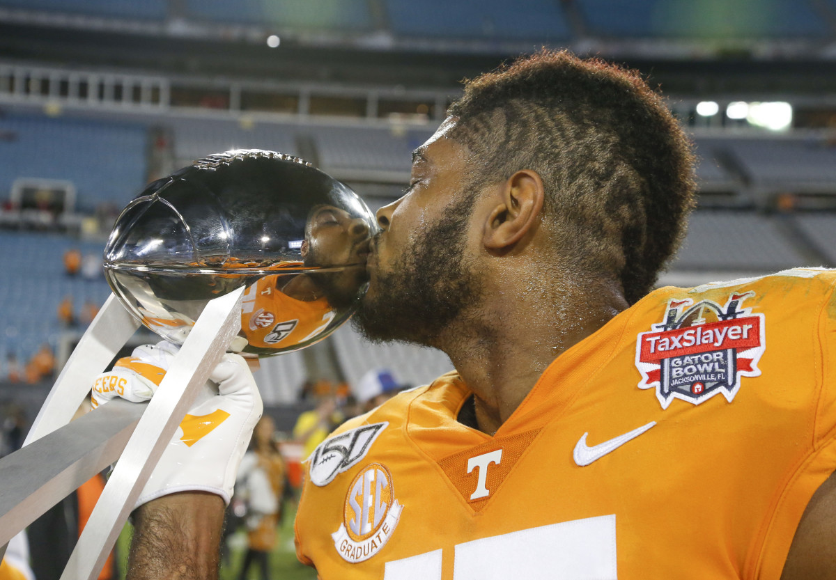 Watch: Jauan Jennings Emotional Reaction with his Mother to Being Drafted -  Sports Illustrated Tennessee Volunteers News, Analysis and More