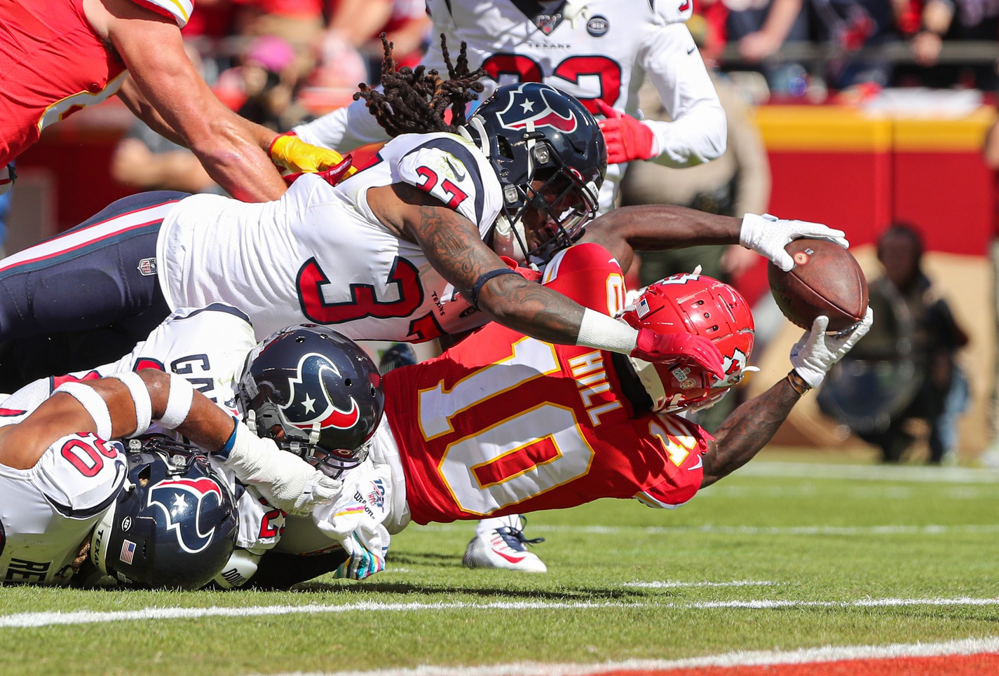 Texans defense unable to handle Chiefs