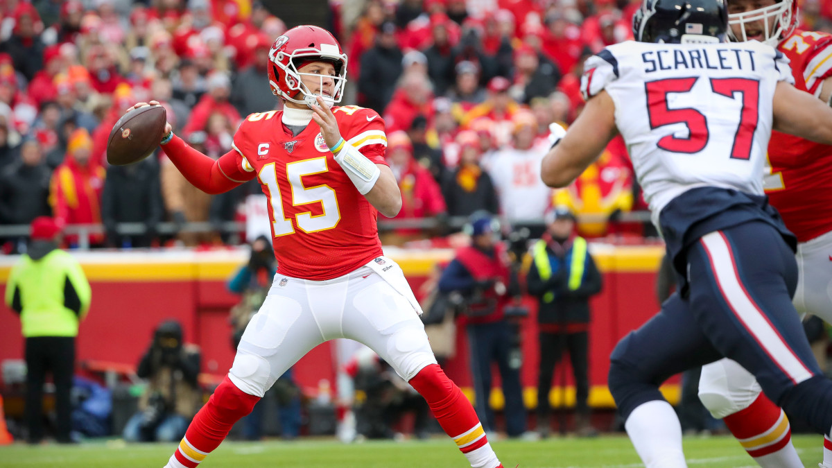 Patrick Mahomes throws five touchdowns as Chiefs score 41 unanswered points...