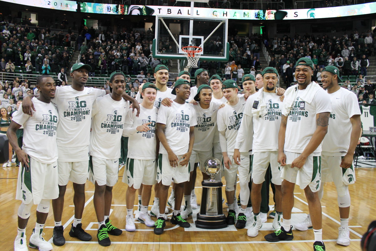 2017-2018 Spartans with the B1G Trophy!  (PHOTO:  Sofiya Stumpos)