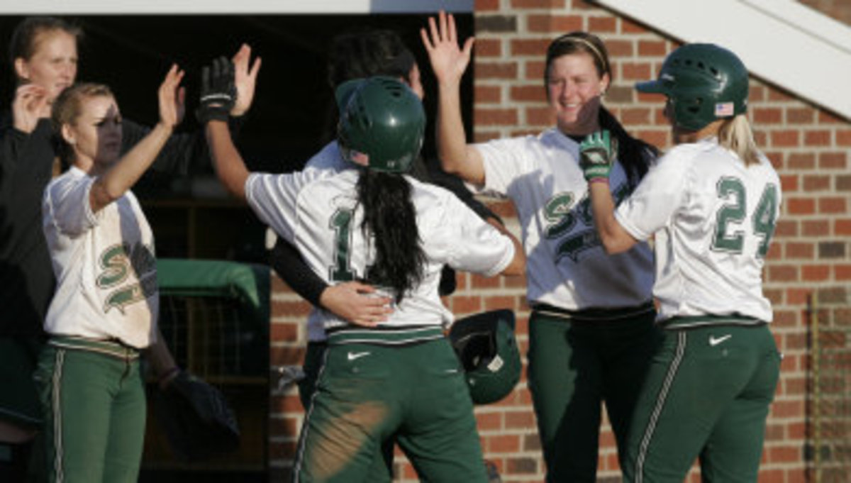 Spartan Softball Returns To Winning Ways Against Oakland Sports Illustrated Michigan State Spartans News Analysis And More