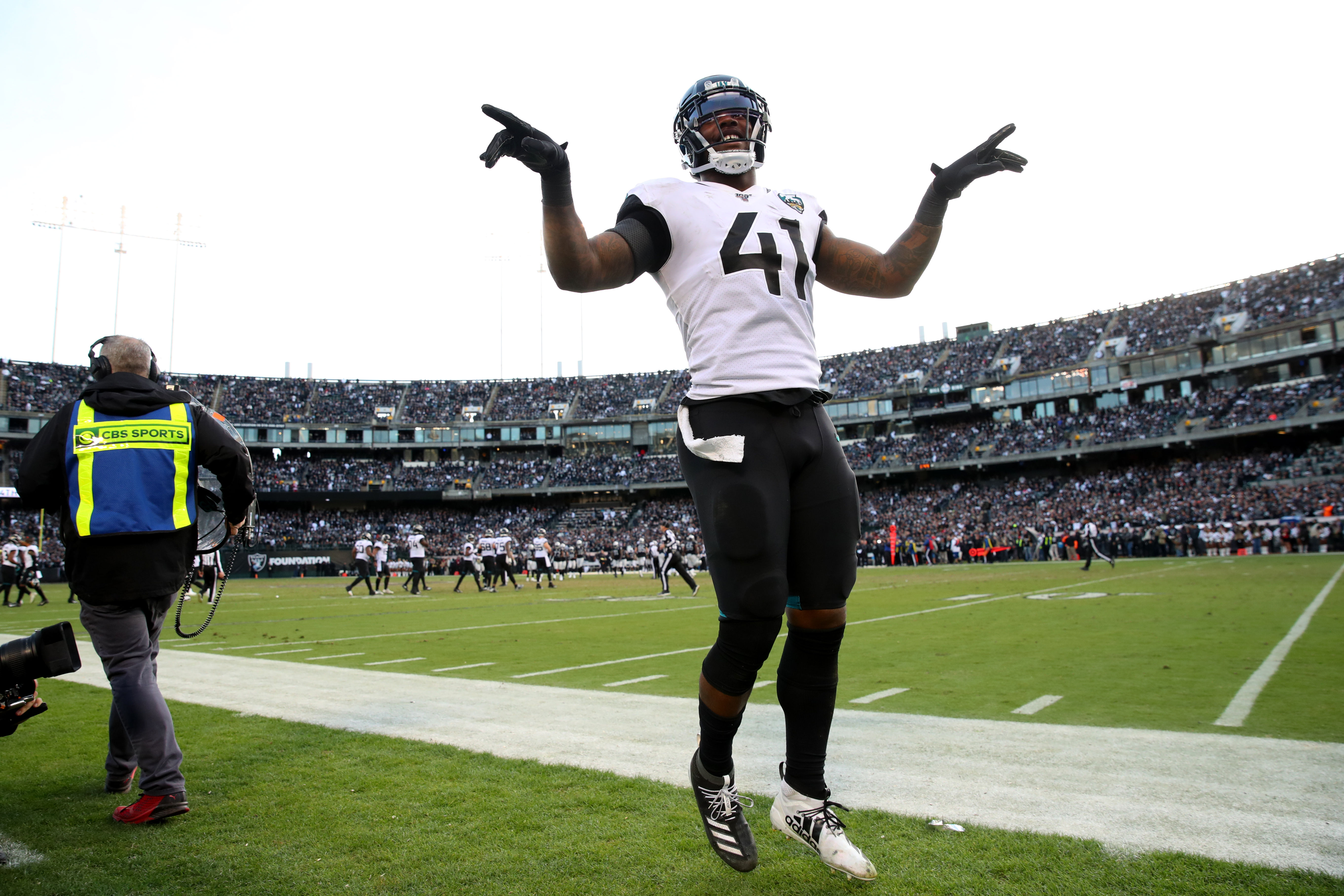 Jacksonville, FL, USA. 22nd Nov, 2020. Jacksonville Jaguars cornerback  Chris Claybrooks (27) during 2nd half NFL football game between the  Pittsburgh Steelers and the Jacksonville Jaguars. Pittsburgh defeated Jacksonville  27-3 at TIAA