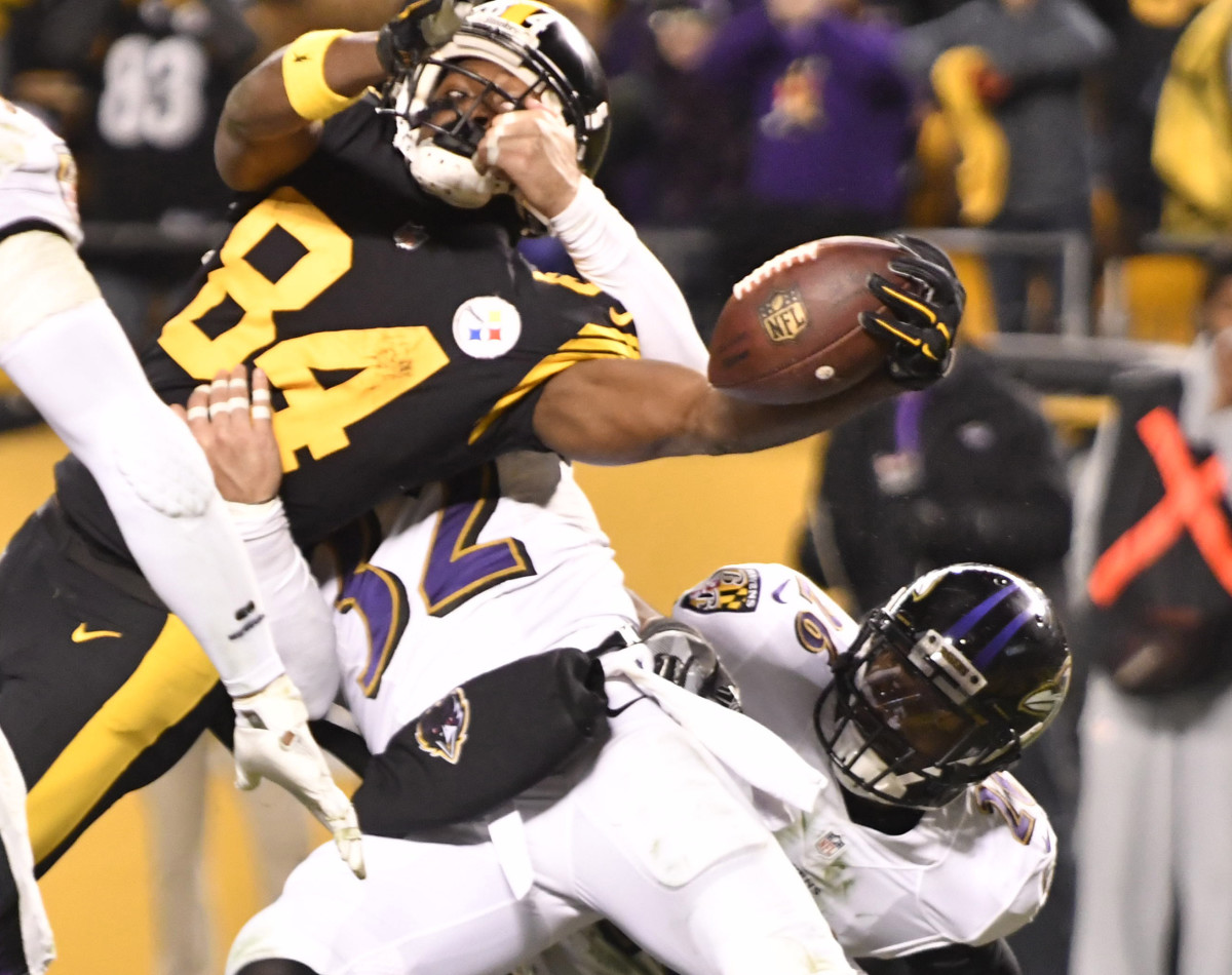 Antonio Brown Sports His Cousin Hollywood Brown's #5 Ravens Jersey; Is He  Going to Be Lamar Jackson's New WR1? - EssentiallySports