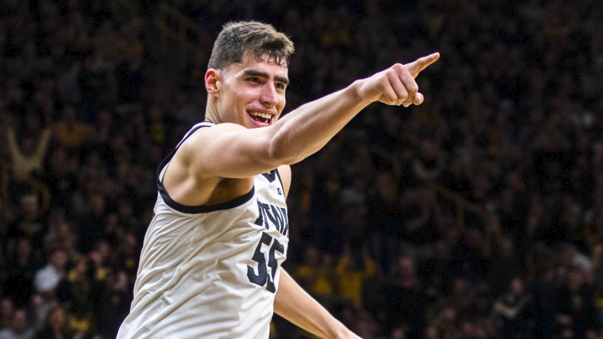 Iowa Hawkeyes Luka Garza Withdraws from 2020 NBA Draft Sports Illustrated