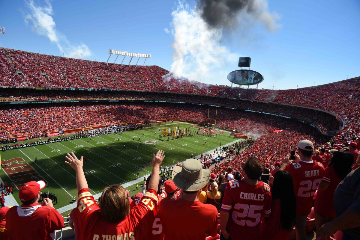 Chiefs envision playing at Arrowhead Stadium 'another 25 years,' waiting on  Royals' decision before they act 