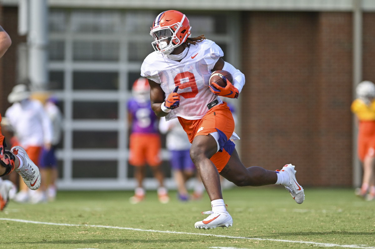 ClemsonFootball_FallPractice3_20