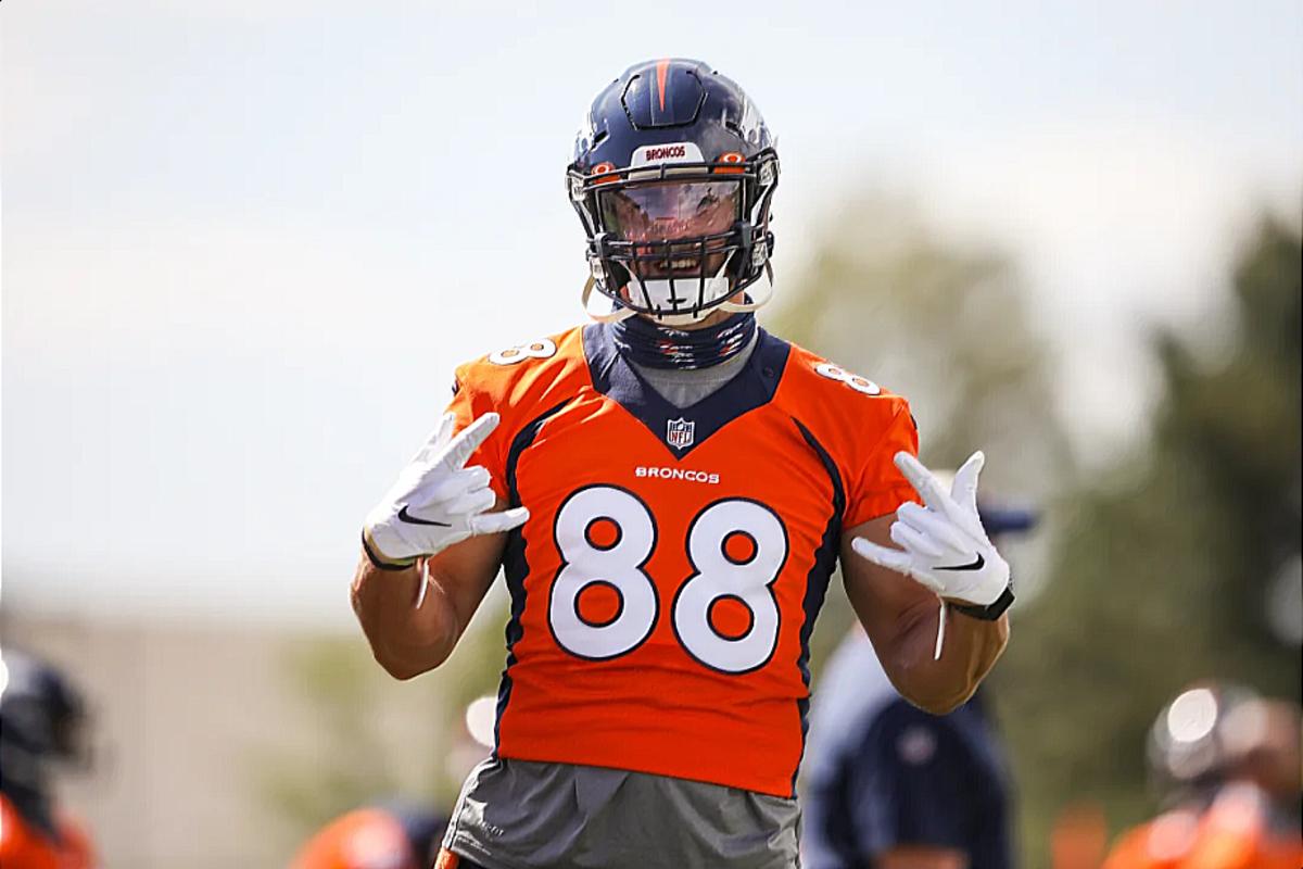 Broncos release TE Nick Vannett