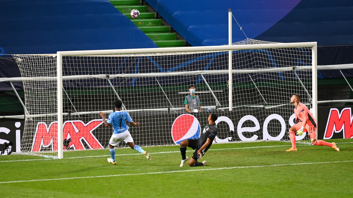 Raheem Sterling misses a sitter vs. Lyon