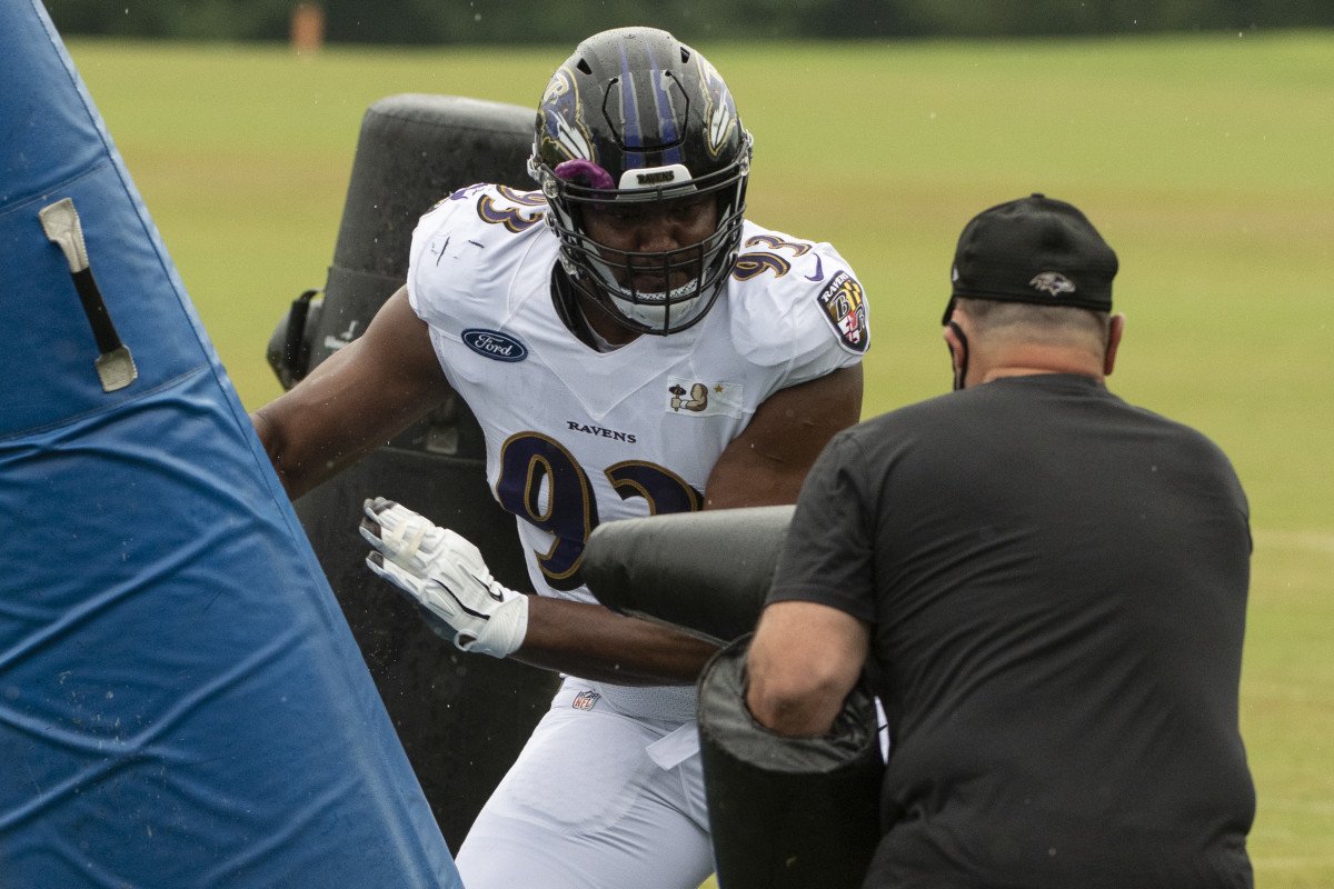 Ravens camp observations: Juggling up front, Calais Campbell in good form,  offense struggles and tempers flare - The Athletic