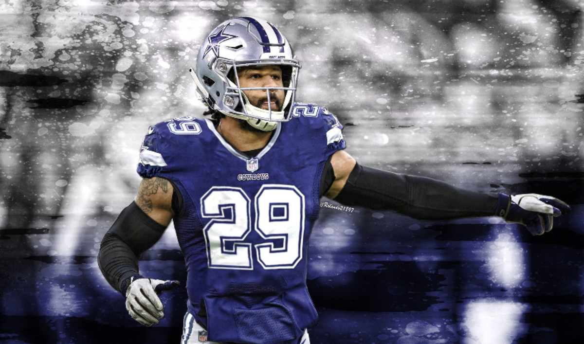 Dallas Cowboys safety Juanyeh Thomas (40) jogs onto the field during a  preseason NFL Football game in Arlington, Texas, Friday, Aug. 27, 2022. (AP  Photo/Michael Ainsworth Stock Photo - Alamy