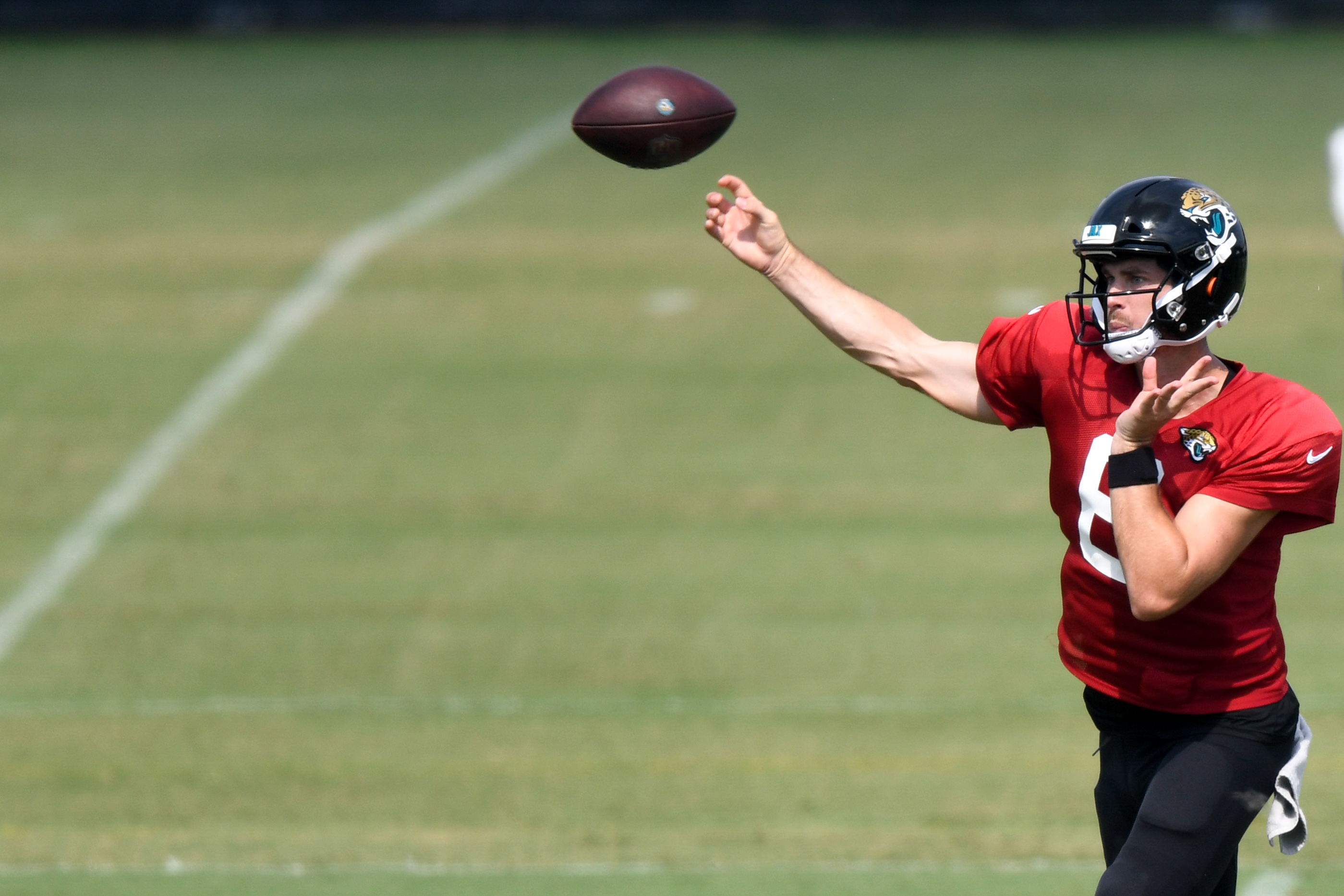 Jaguars bench rookie QB Jake Luton, switch to vet Mike Glennon vs