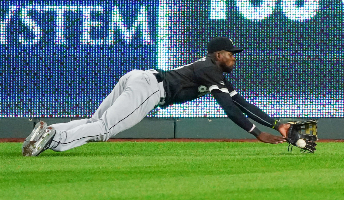 Luis Robert's dazzling catch, 09/05/2020