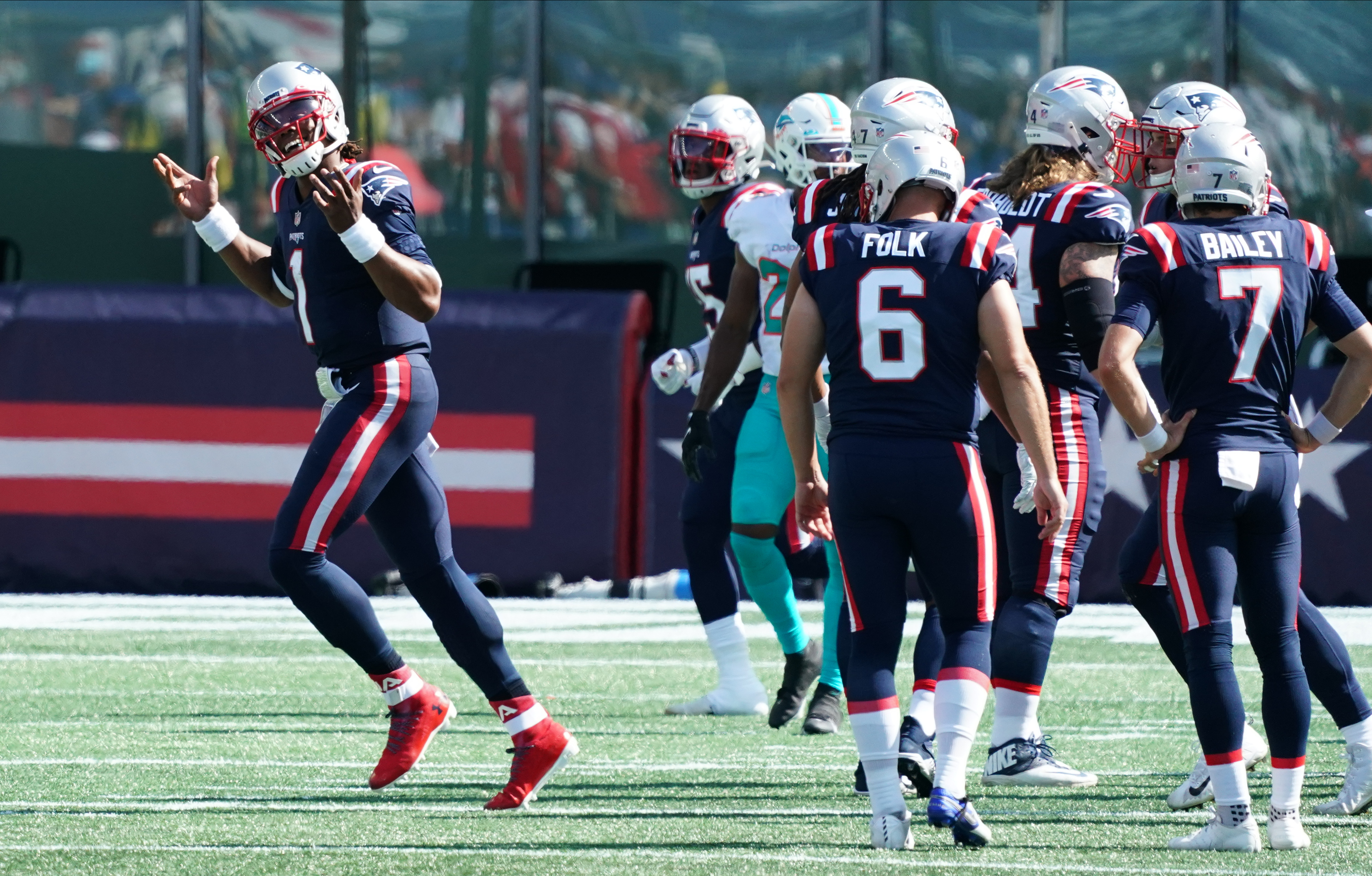 Twitter Reacts to New England Patriots' Week 1 Victory Over Miami