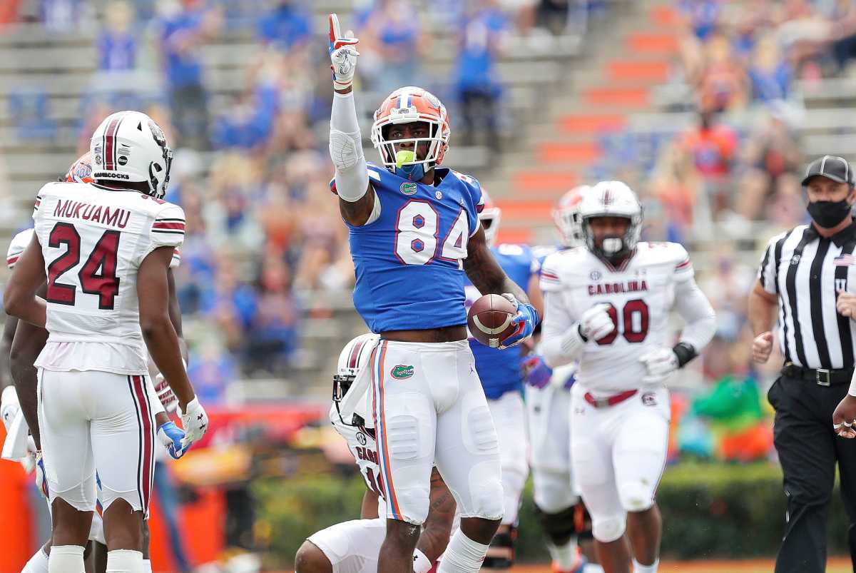 Florida Gators tight end Kyle Pits (84) signals a first down after making a catch during a game against South Carolina at Ben Hill Griffin Stadium, in Gainesville, Fla. Oct. 3, 2020.