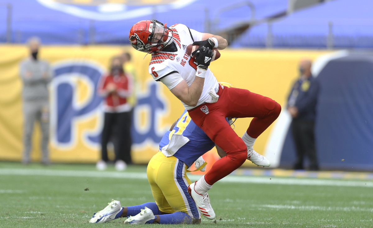 Cary Angeline caught a pair of touchdown passes