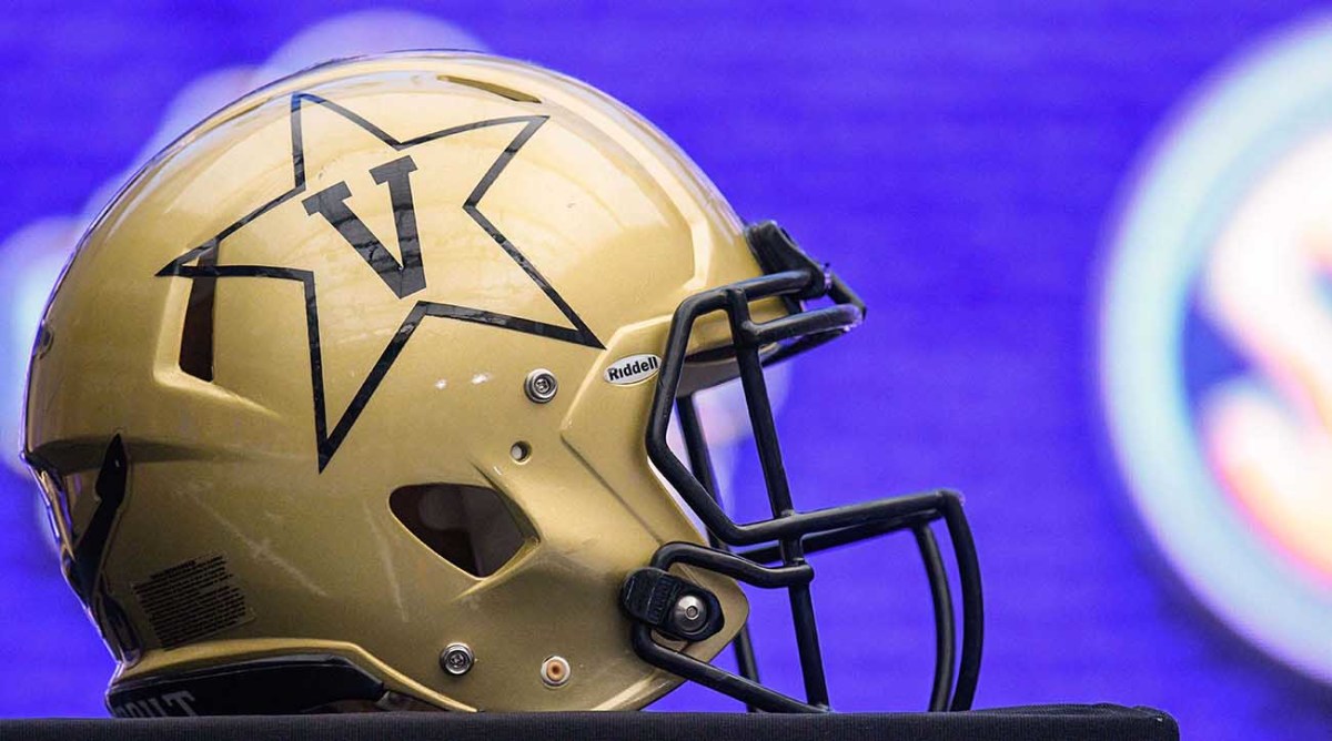 vanderbilt-helmet