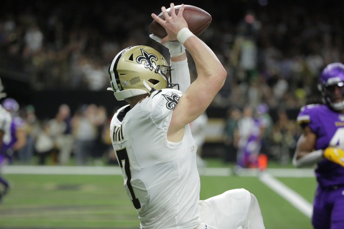 New Orleans Saints tight end Taysom Hill (7) runs during an NFL football  game against the San Francisco 49ers, Sunday, Nov.27, 2022, in Santa Clara,  Calif. (AP Photo/Scot Tucker Stock Photo - Alamy