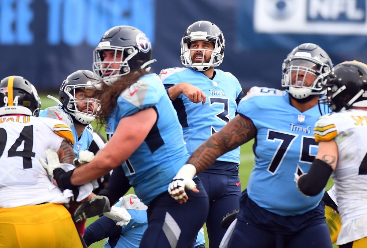 Titans' first loss features mistakes galore vs. Steelers