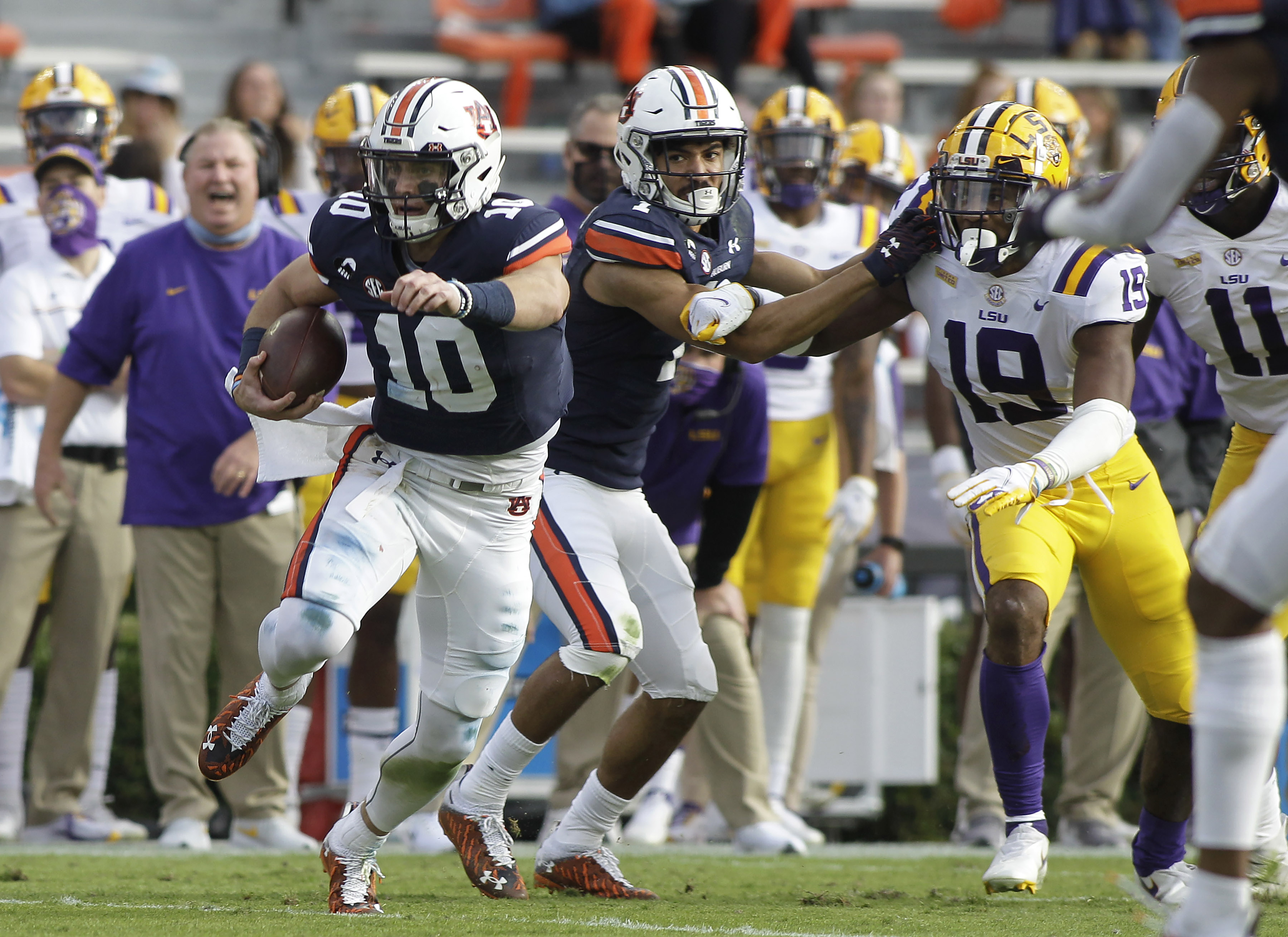 LSU Football Turns in Nightmarish Performance on Halloween Night ...