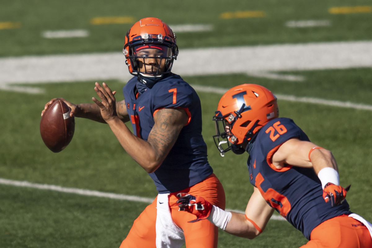 Illinois quarterback Coran Taylor had 305 total yards (273 passing and 32 rushing) and two touchdowns but also four turnovers.