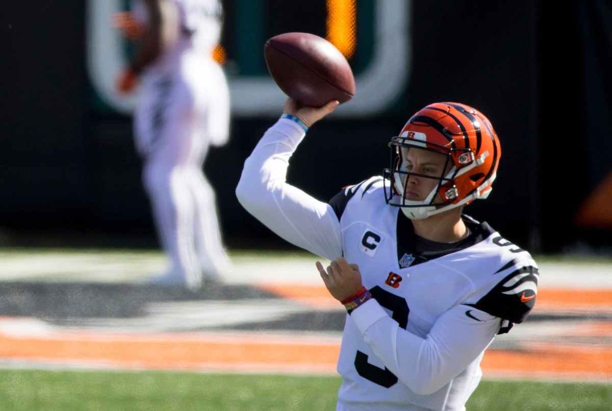 Joe Burrow Injury News: Bengals QB takes scary hit vs Packers but shakes it  off - Cincy Jungle