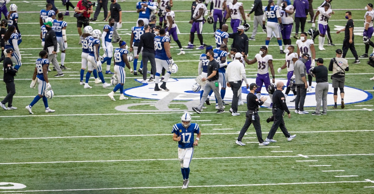 Detroit Lions-Indianapolis Colts game on time despite field concerns