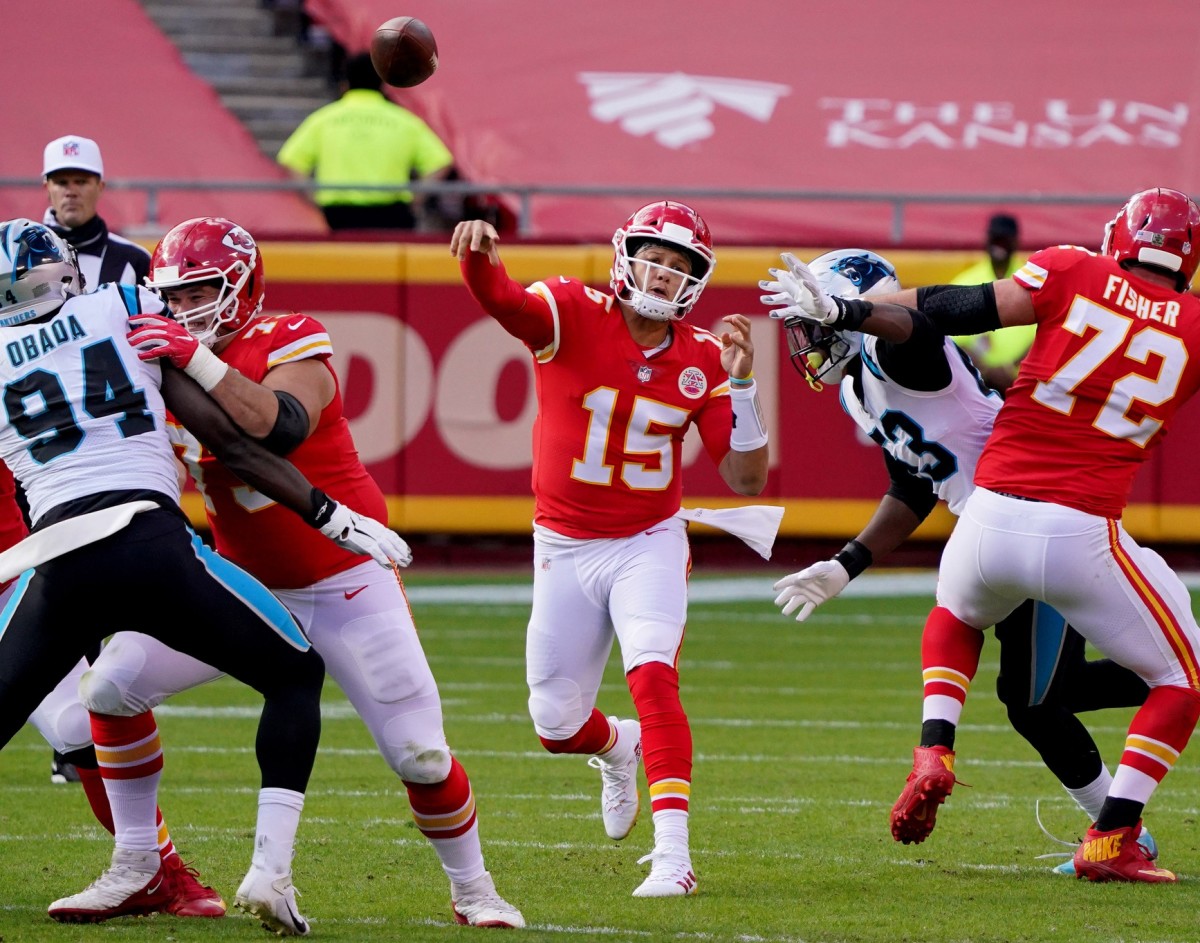 Chiefs escape with 33-31 win when Panthers FG is wide right