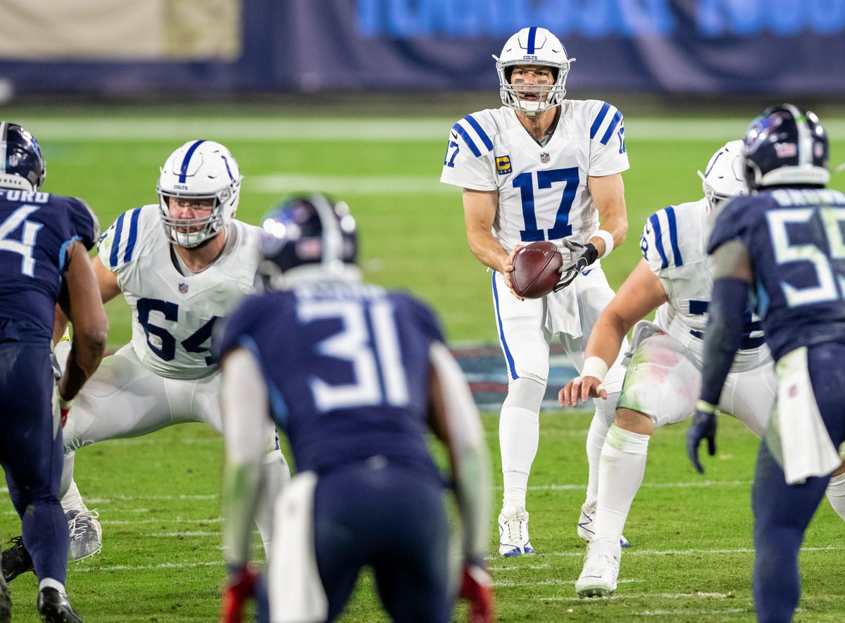 Tennessee Titans defeat Indianapolis Colts 19 to 10 at Nissan Stadium