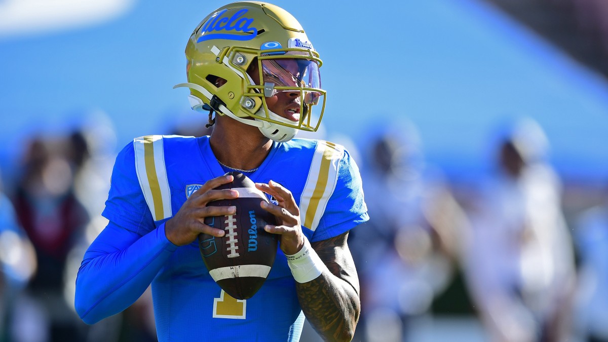 Dorian Thompson-Robinson threw for three touchdowns and ran for another in UCLA's 34-10 win over Cal.