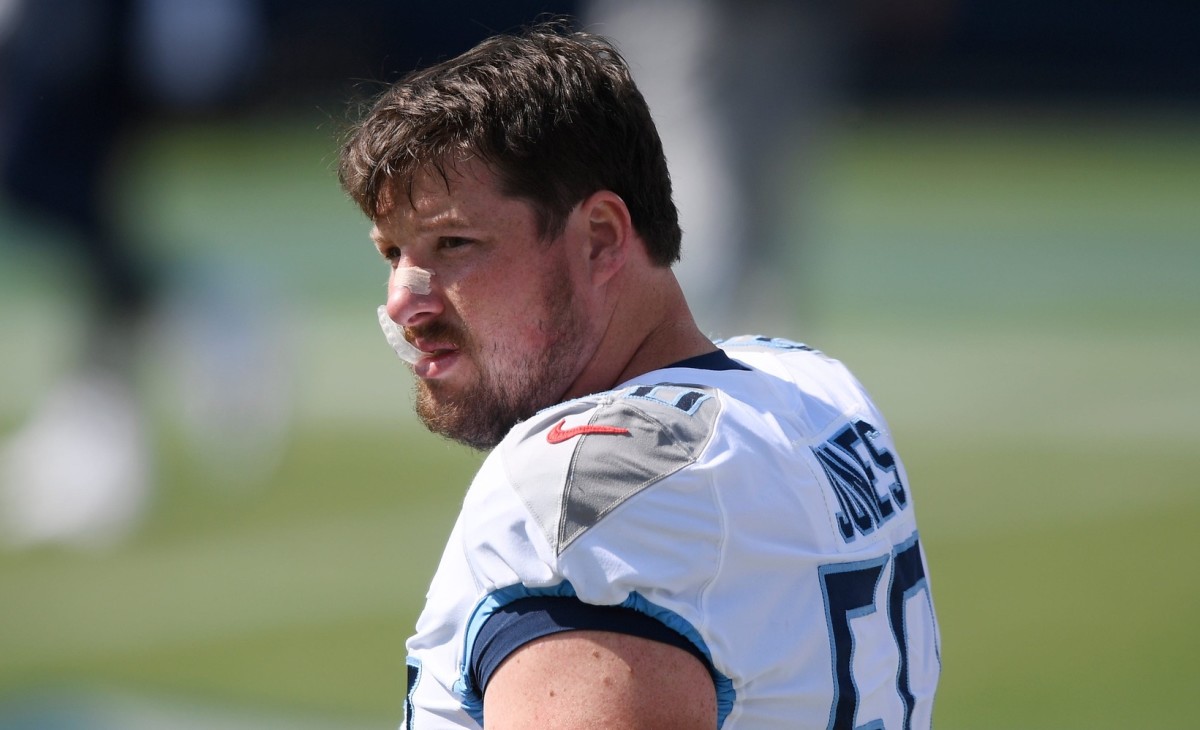 Titans OL Ben Jones among starters ruled out vs. Pack