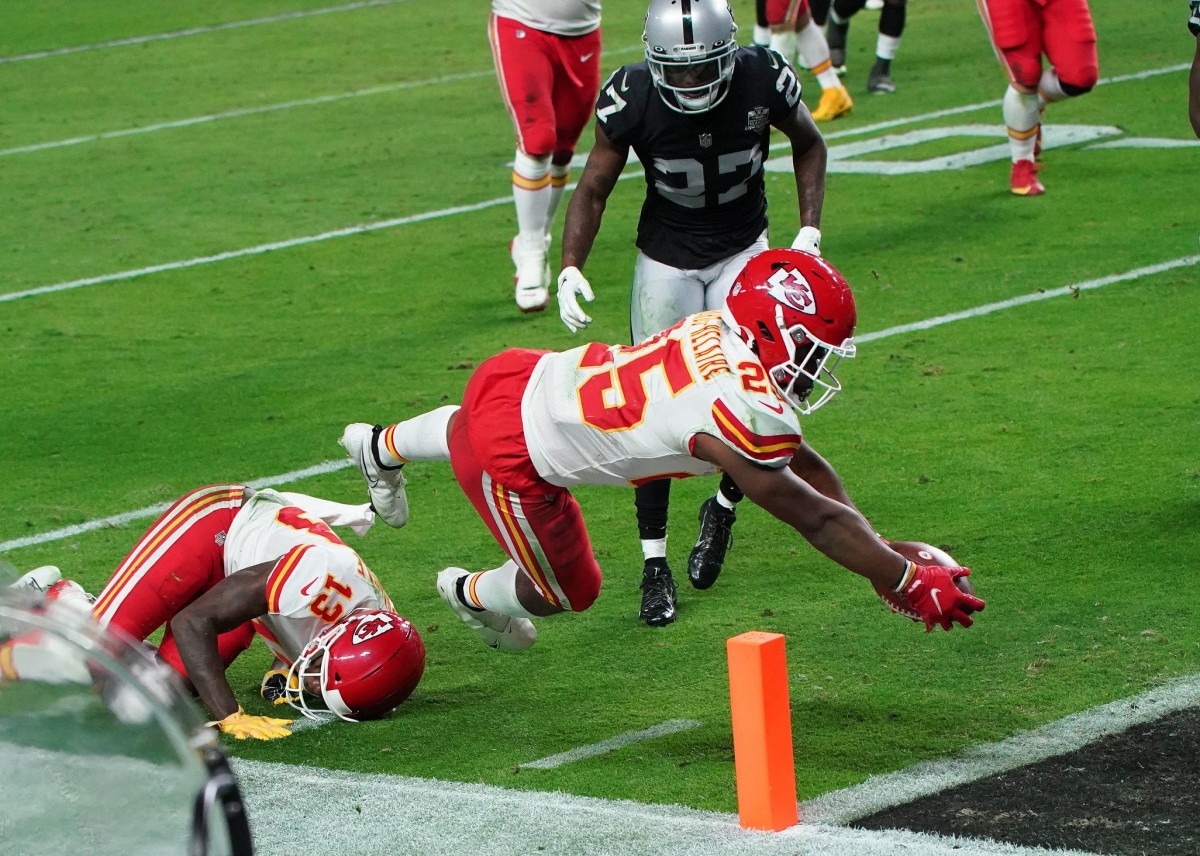 How JuJu Smith-Schuster Could Return to Elite Form With KC Chiefs - Sports  Illustrated Kansas City Chiefs News, Analysis and More