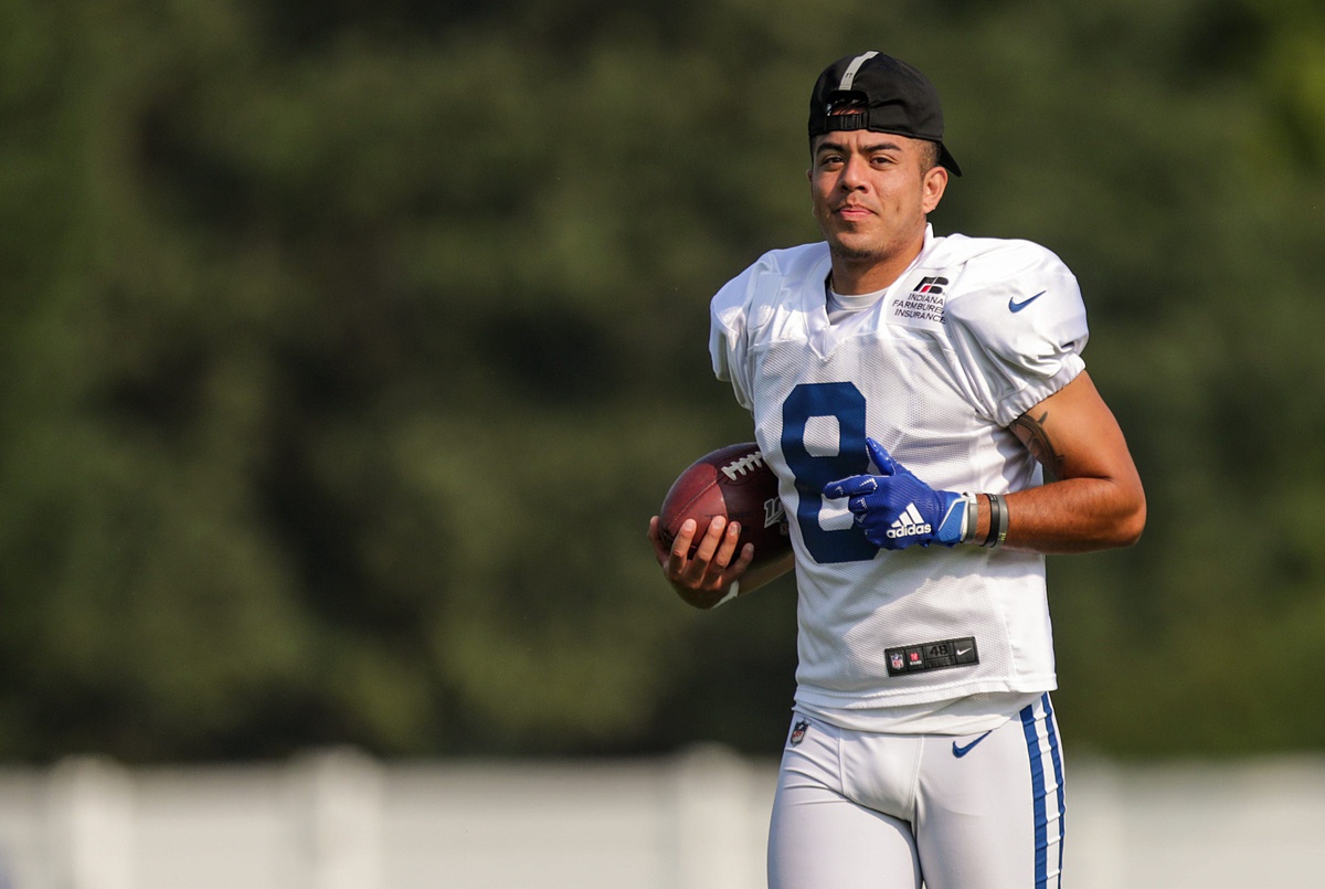 NFL punter, Rigo Sanchez hosts free football camp inspiring hundreds, Video