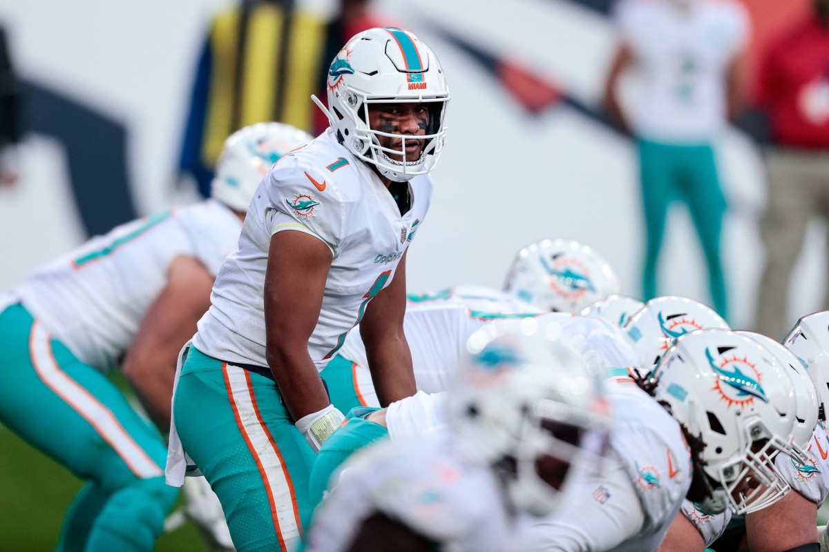 Las Vegas Raiders vs. Miami Dolphins LIVE game thread - Sports Illustrated  Las Vegas Raiders News, Analysis and More