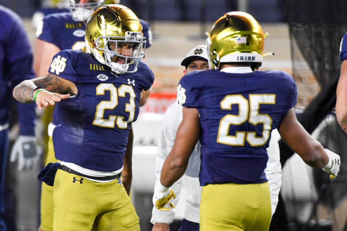 Former Notre Dame Fighting Irish Football And Dallas Cowboys Lineman Zack  Martin Named To NFL All-Decade Team