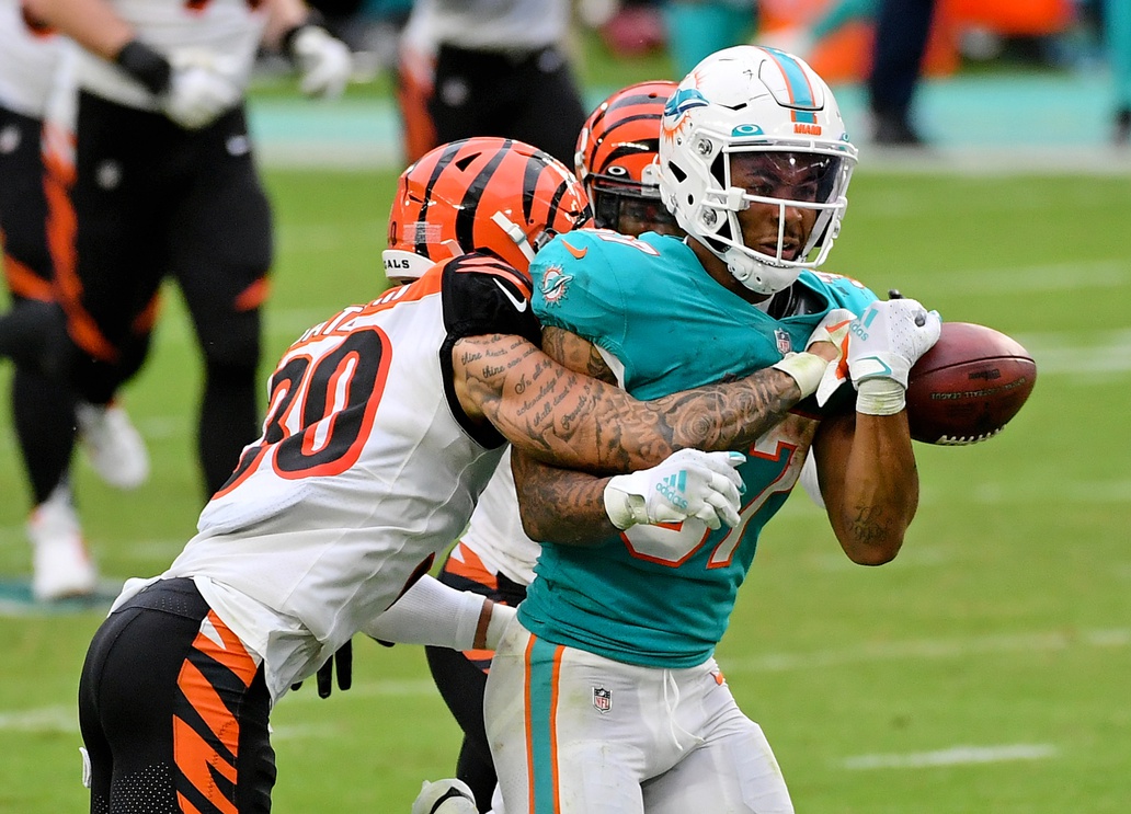 Five players ejected in chippy Miami Dolphins-Cincinnati Bengals