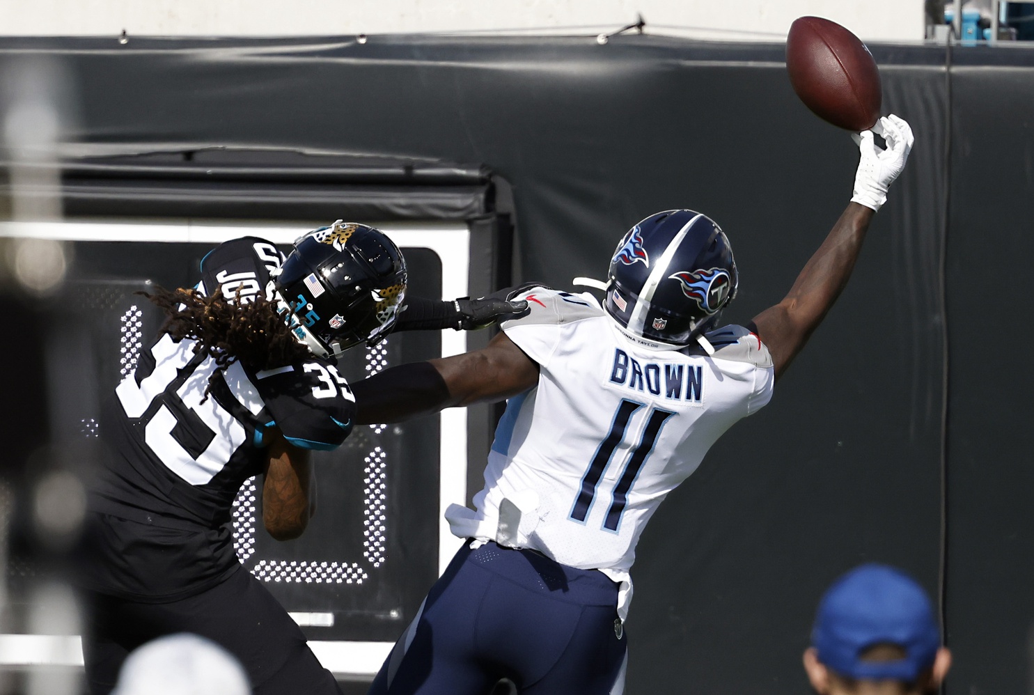 Ryan Tannehill has confidence in Titans receivers Corey Davis, A.J. Brown