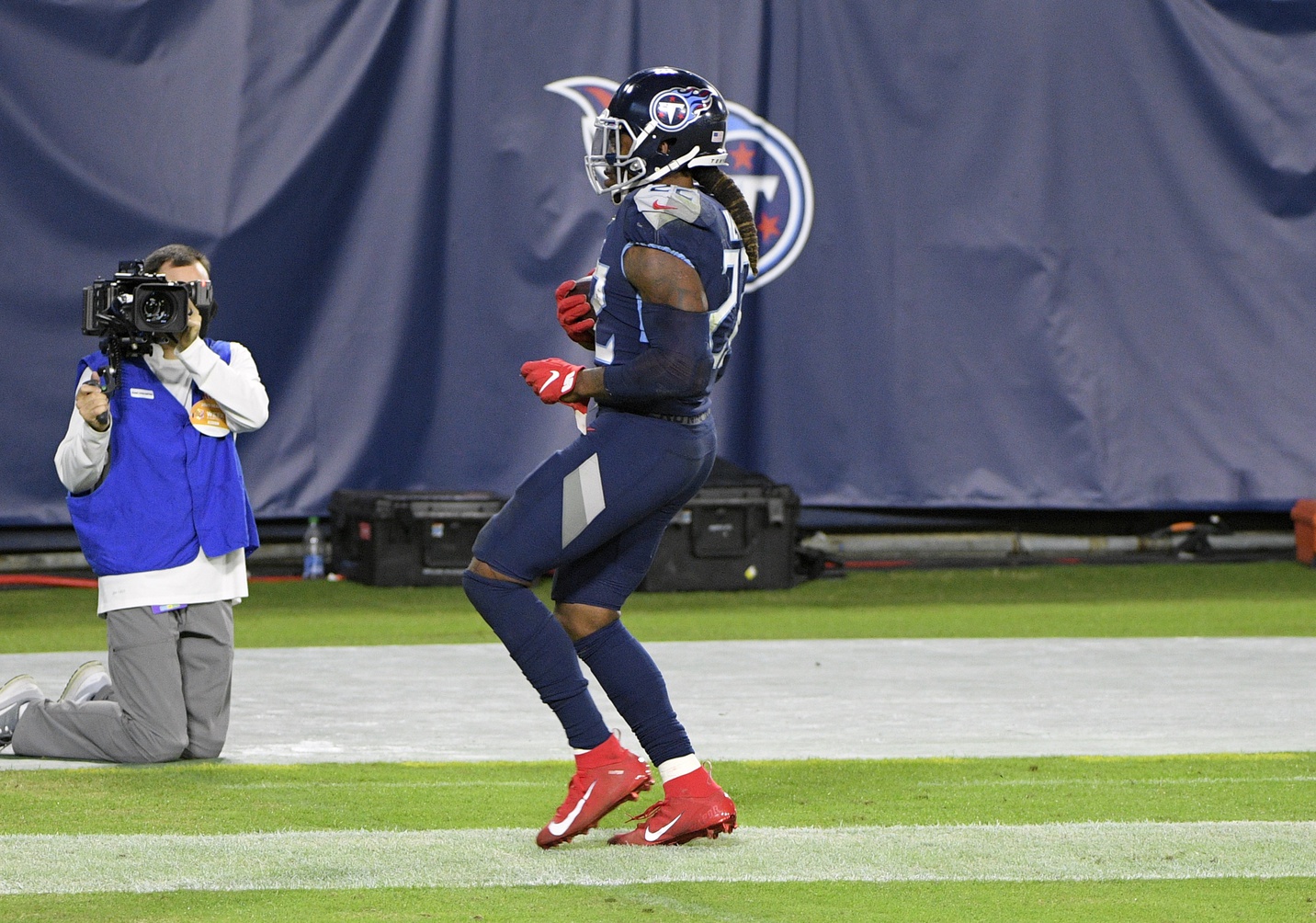 For Once, A Big Day for Derrick Henry for Naught - Sports Illustrated  Tennessee Titans News, Analysis and More