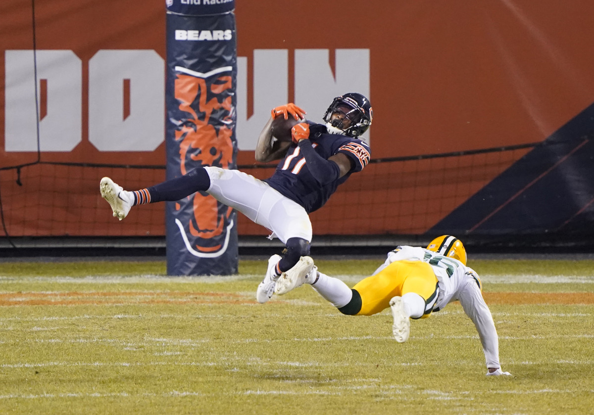 Roquan Smith, Darnell Mooney Injuries Test Chicago Bears Depth - Sports ...