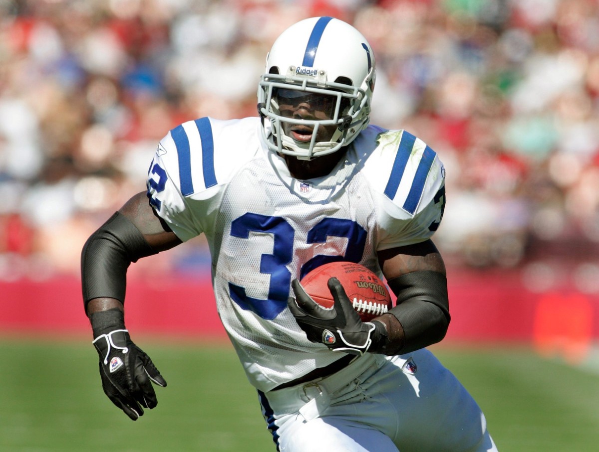 Jonathan Taylor eclipses Edgerrin James as Colts' single-season