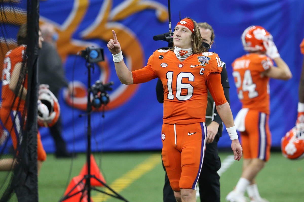 Former NFL Head Coach June Jones Wants Mac Jones Over Trevor Lawrence After  Senior Bowl - Sports Illustrated Clemson Tigers News, Analysis and More
