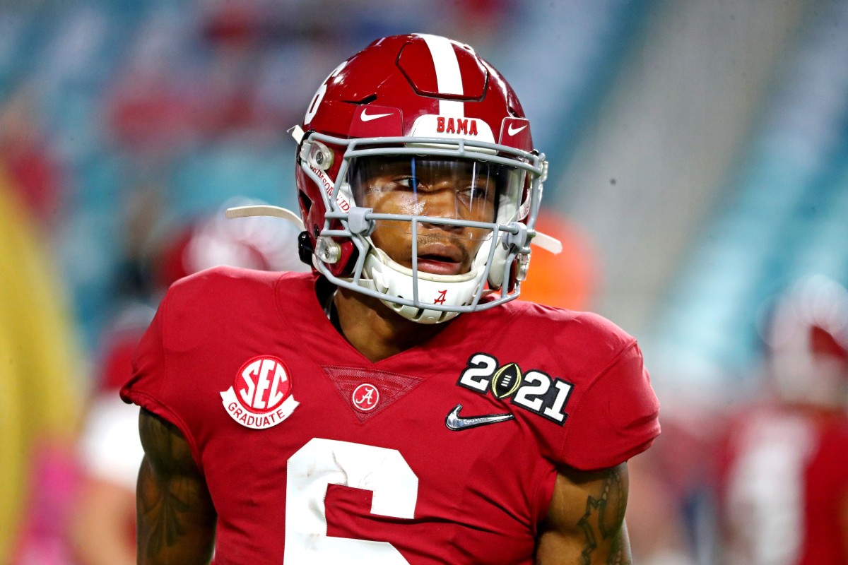 Alabama wide receiver DeVonta Smith Has Record-Setting First Half ...