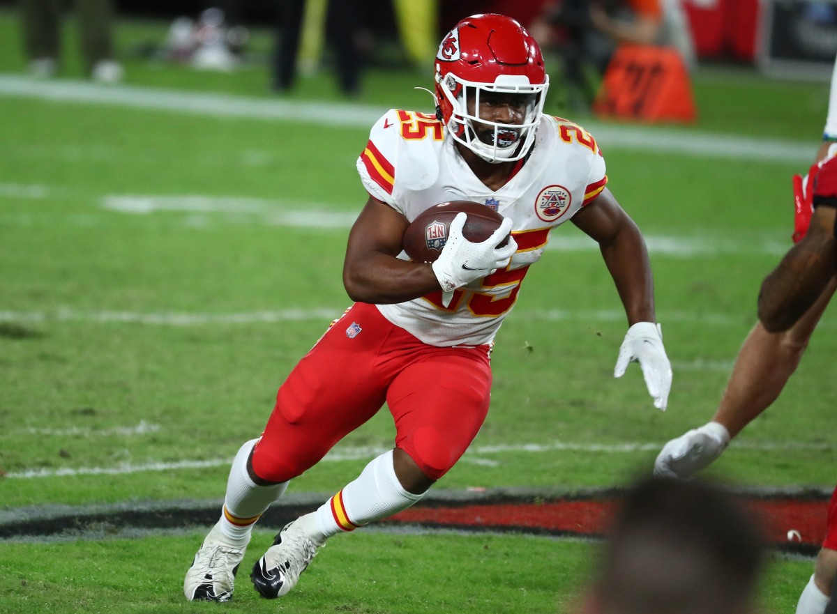 Chiefs Decline Fifth-Year Option for RB Clyde Edwards Helaire - Chiefs  Digest