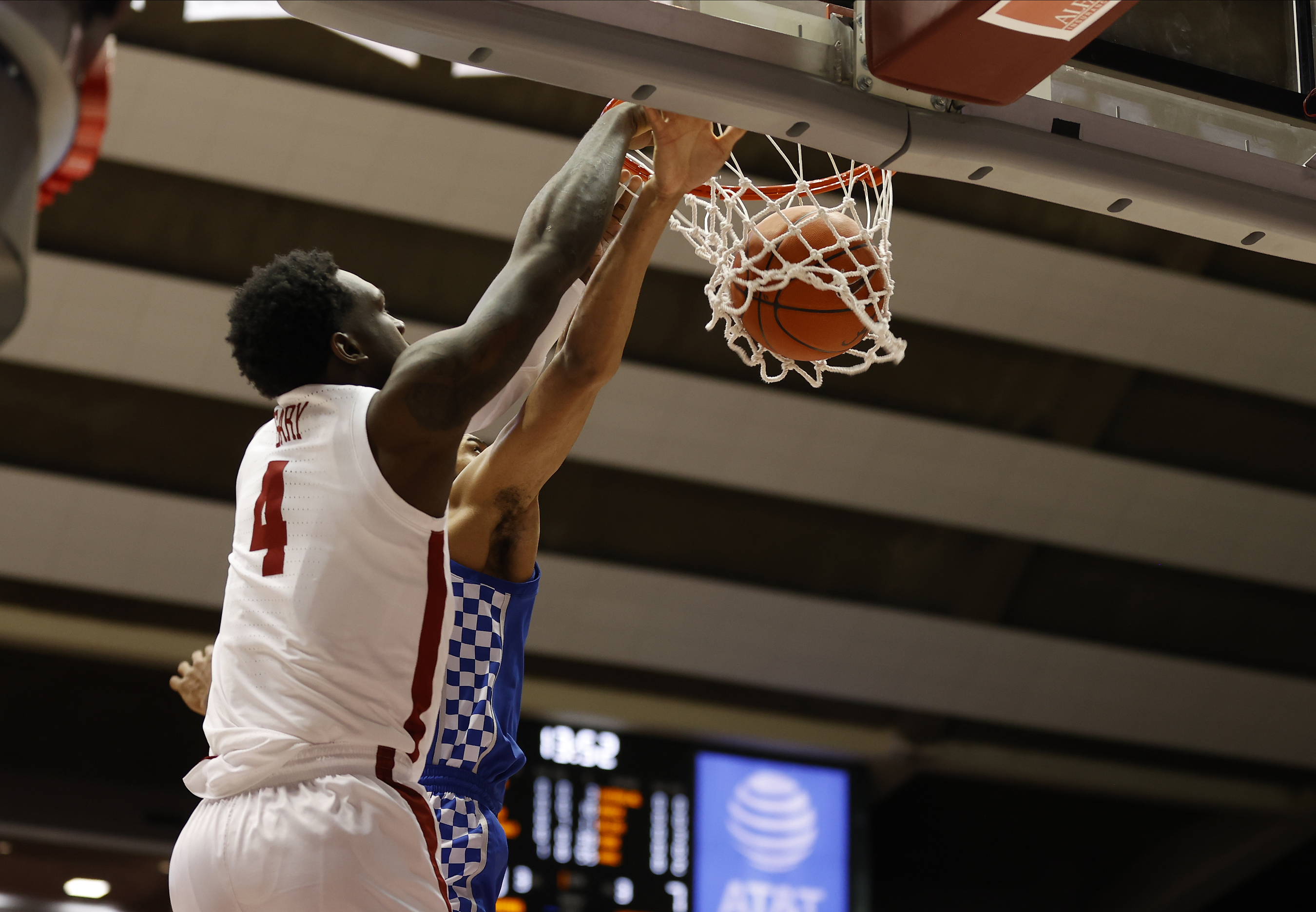 Alabama Basketball's Depth Provides Options When the ThreePointers