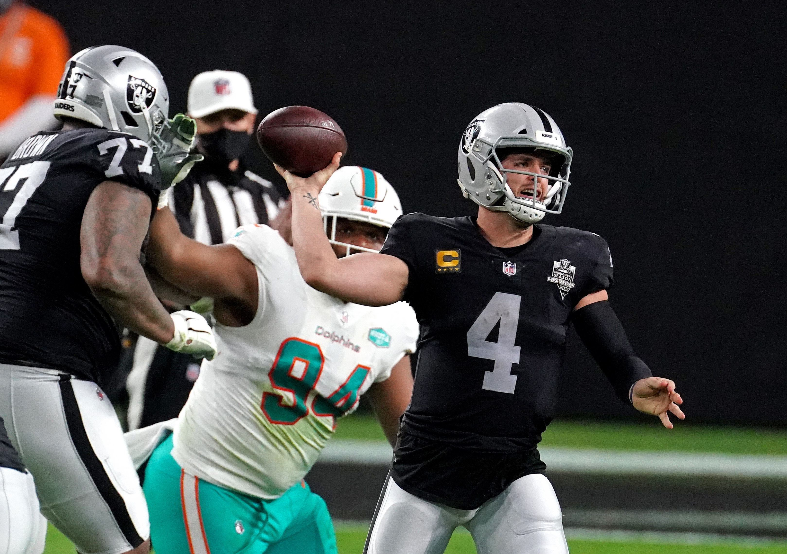 Derek Carr Move to Free Agency Official: Could Houston Texans Sign? -  Sports Illustrated Houston Texans News, Analysis and More