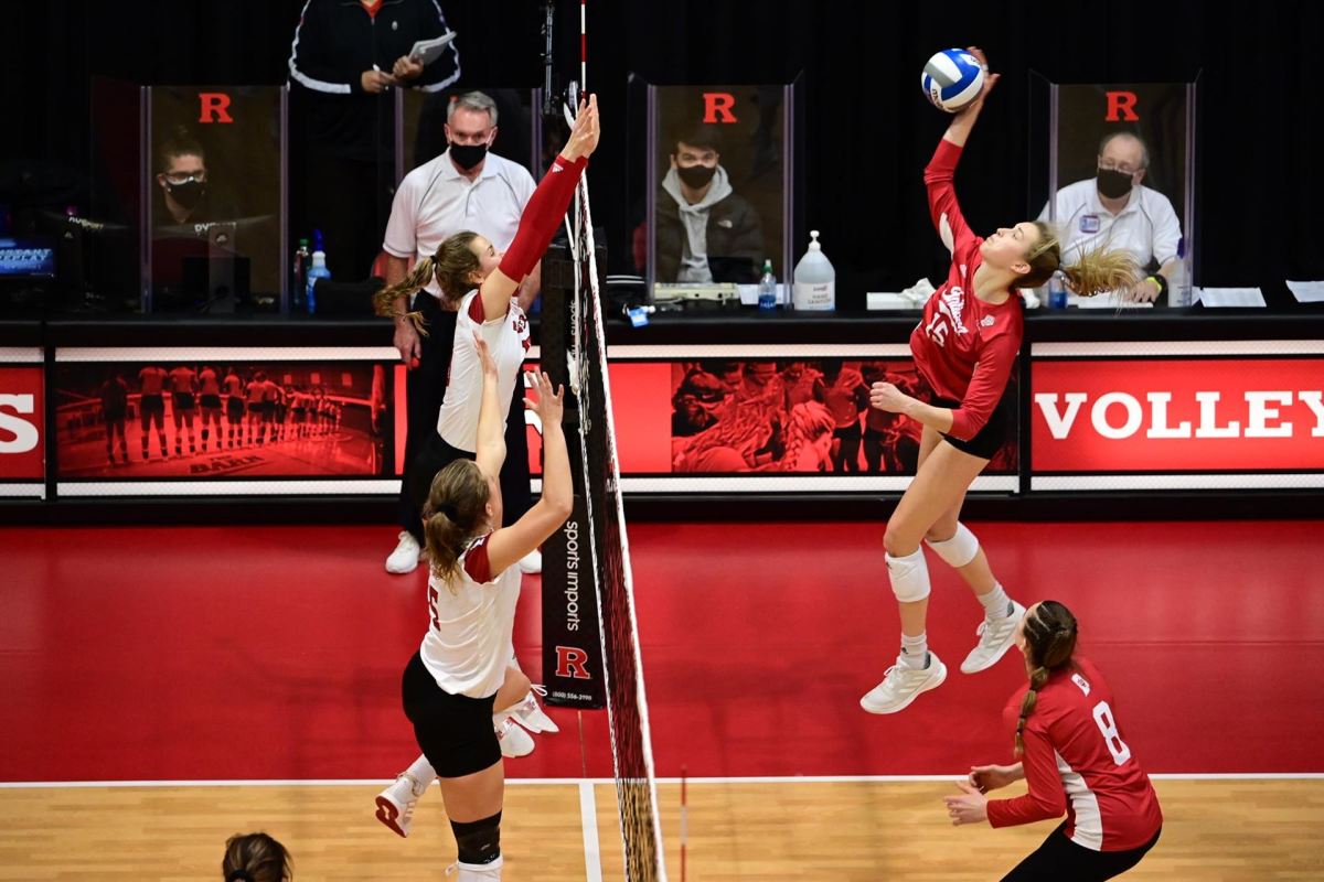 Indiana Volleyball Looks to Carry Momentum to Iowa - Sports Illustrated ...