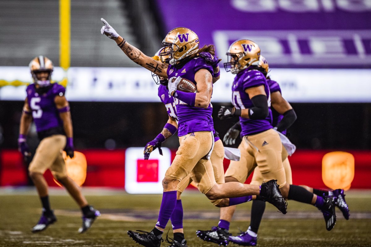 Asa Turner leaves the field after an interception against OSU.