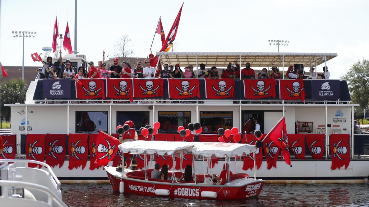 Video: Tampa Bay Buccaneers Kick Off Super Bowl LV Boat Parade