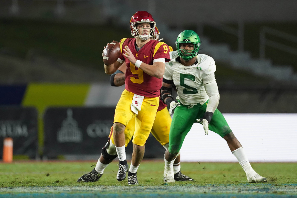 USC QB Kedon Slovis vs. Oregon